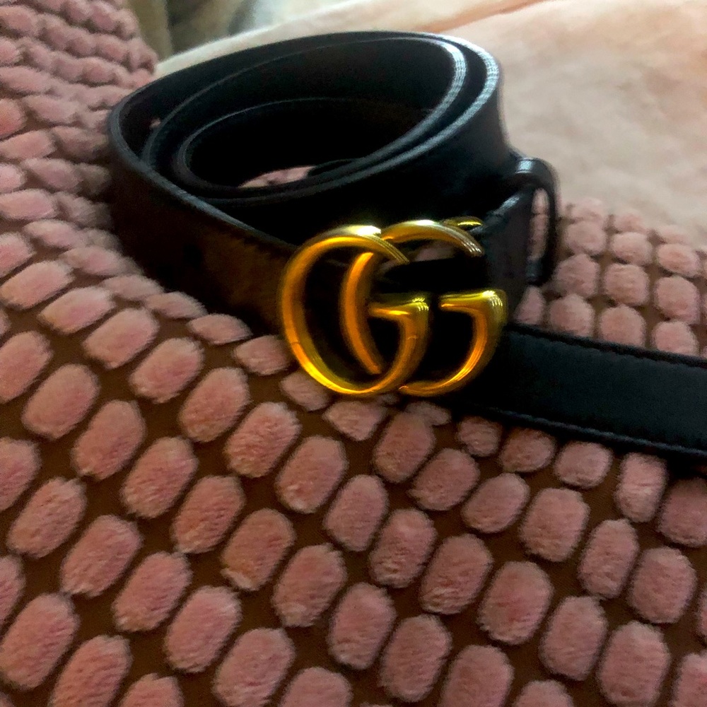 Gucci Black Leather Logo Belt